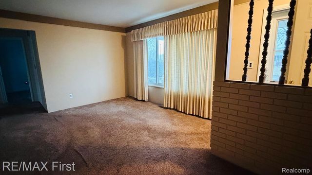 25653 Palomino Avenue, Warren, MI 48089