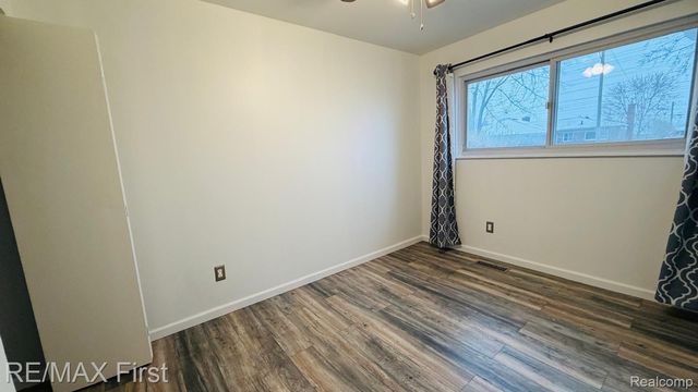 25653 Palomino Avenue, Warren, MI 48089