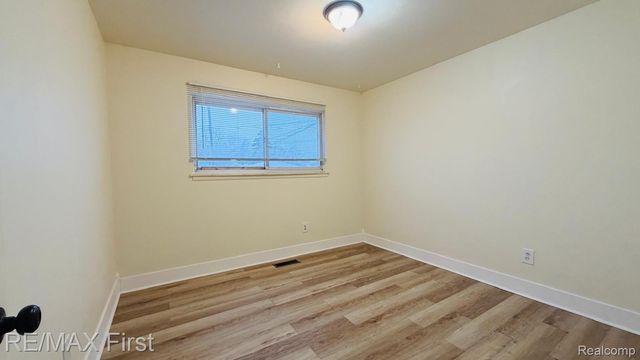 25653 Palomino Avenue, Warren, MI 48089