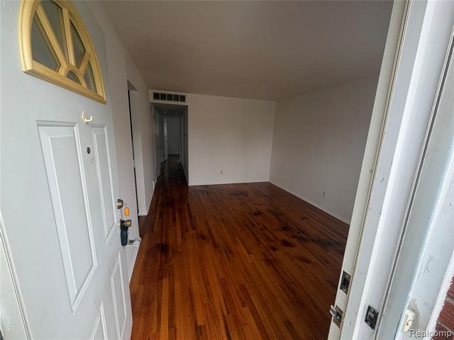 1353 Stewart Avenue, Lincoln Park, MI 48146