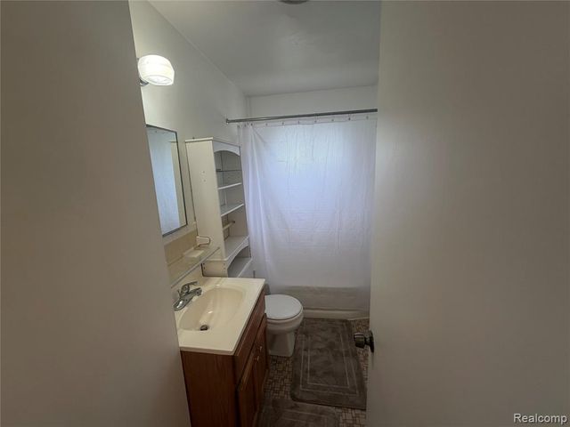 1353 Stewart Avenue, Lincoln Park, MI 48146