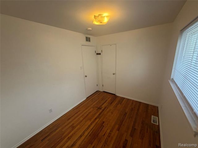 1353 Stewart Avenue, Lincoln Park, MI 48146