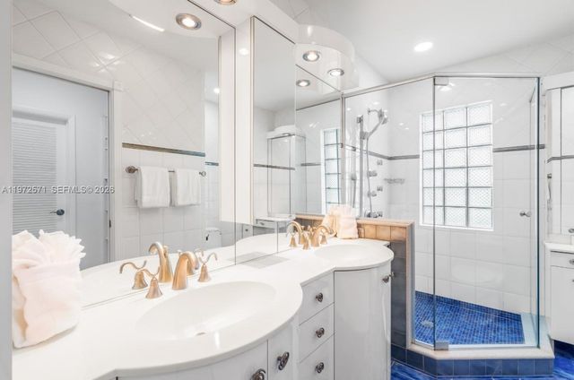 811 N Highland Dr, Hollywood, FL 33021