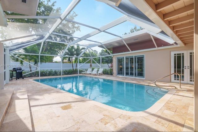 811 N Highland Dr, Hollywood, FL 33021
