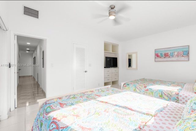 811 N Highland Dr, Hollywood, FL 33021