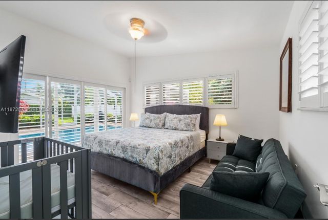 811 N Highland Dr, Hollywood, FL 33021