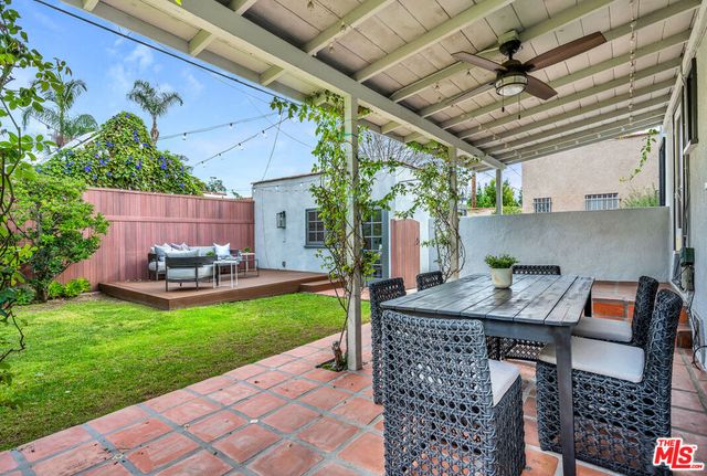 564 N Irving Boulevard, Los Angeles, CA 90004