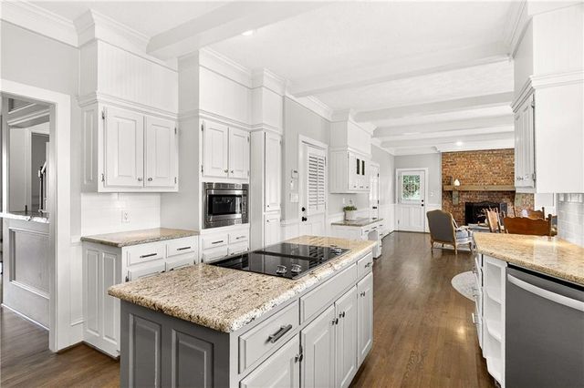 7685 Classic Way, Atlanta, GA 30350