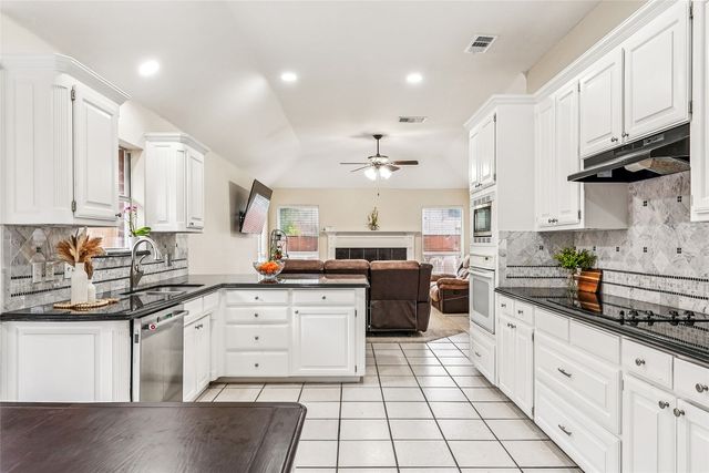 9208 Winslow Court, North Richland Hills, TX 76182