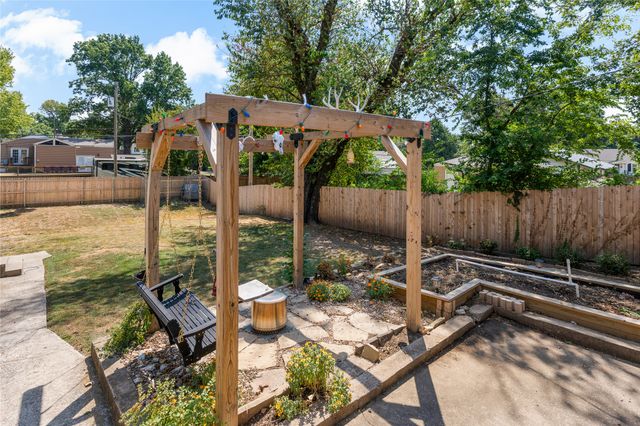 2239 S Oswego Avenue, Tulsa, OK 74114