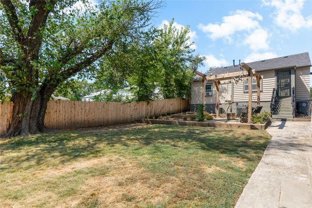 2239 S Oswego Avenue, Tulsa, OK 74114