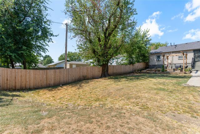 2239 S Oswego Avenue, Tulsa, OK 74114