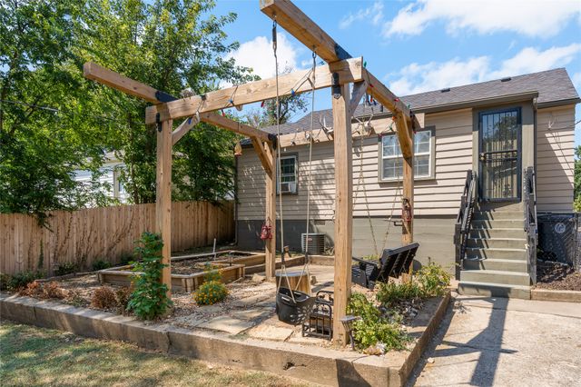 2239 S Oswego Avenue, Tulsa, OK 74114