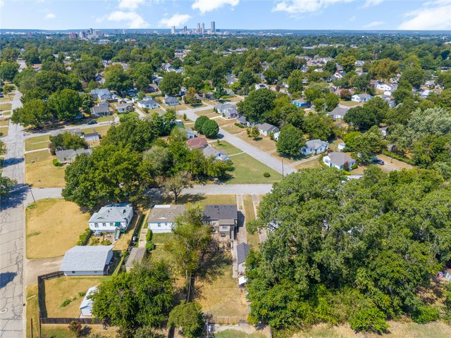 2239 S Oswego Avenue, Tulsa, OK 74114