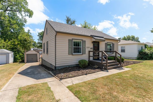 2239 S Oswego Avenue, Tulsa, OK 74114