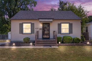 2239 S Oswego Avenue, Tulsa, OK 74114