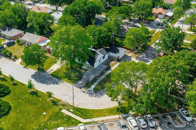 2201 E Stadium Drive, Wichita, KS 67214