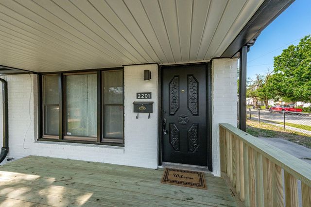 2201 E Stadium Drive, Wichita, KS 67214