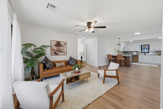 2201 E Stadium Drive, Wichita, KS 67214