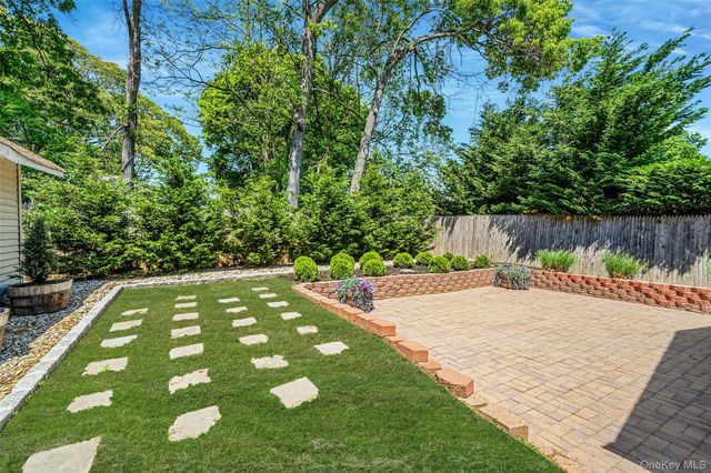 21 Forest Street, Ronkonkoma, NY 11779
