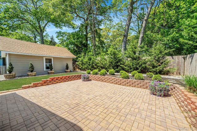 21 Forest Street, Ronkonkoma, NY 11779