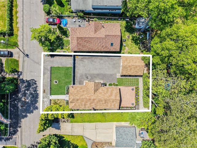 21 Forest Street, Ronkonkoma, NY 11779