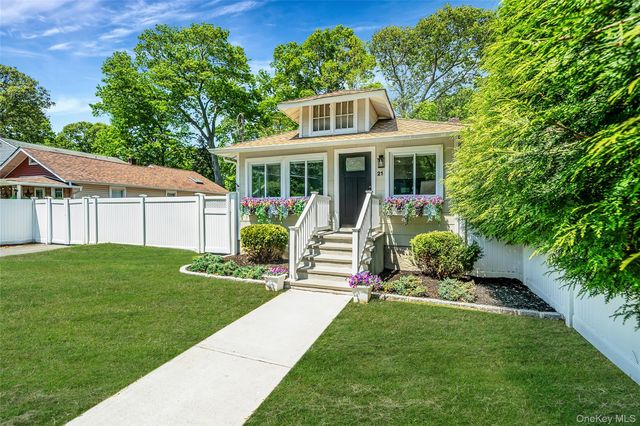 21 Forest Street, Ronkonkoma, NY 11779