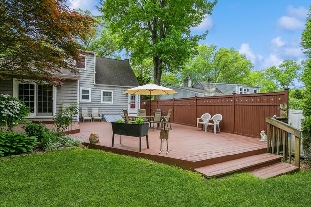 5 Polly Place, Huntington, NY 11743