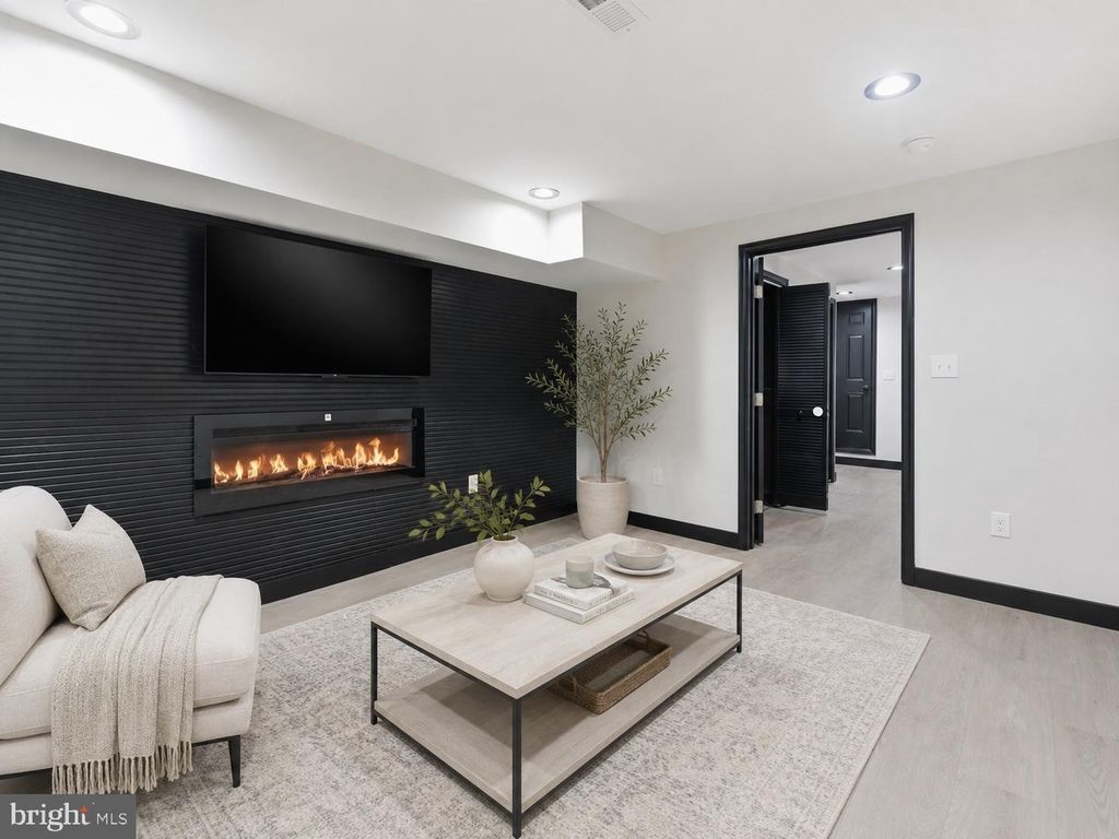 Image 17 of property listing at 4209 OLD FREDERICK RD, Baltimore, MD 21229