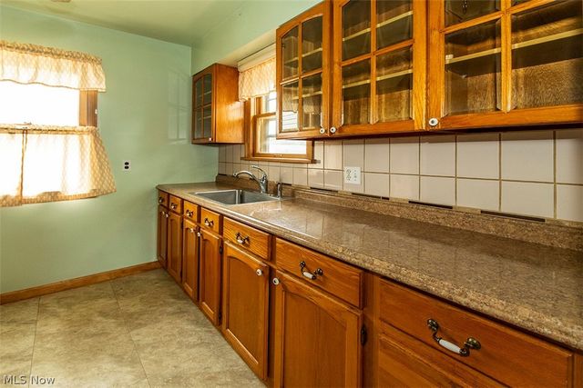 12805 Crossburn Avenue, Cleveland, OH 44135