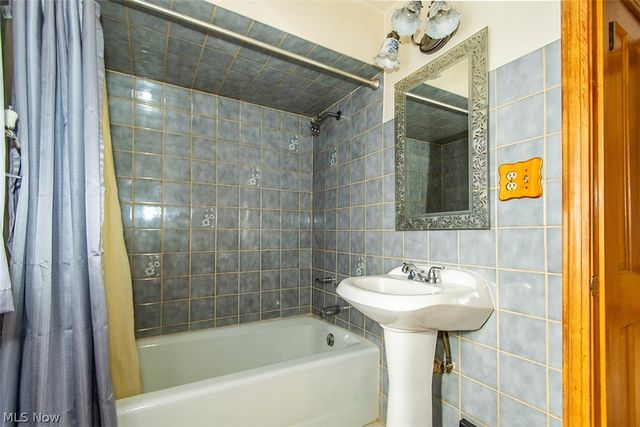 12805 Crossburn Avenue, Cleveland, OH 44135
