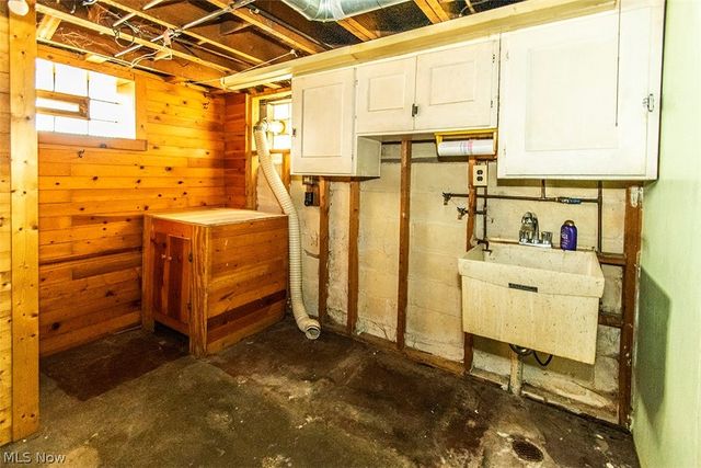 12805 Crossburn Avenue, Cleveland, OH 44135