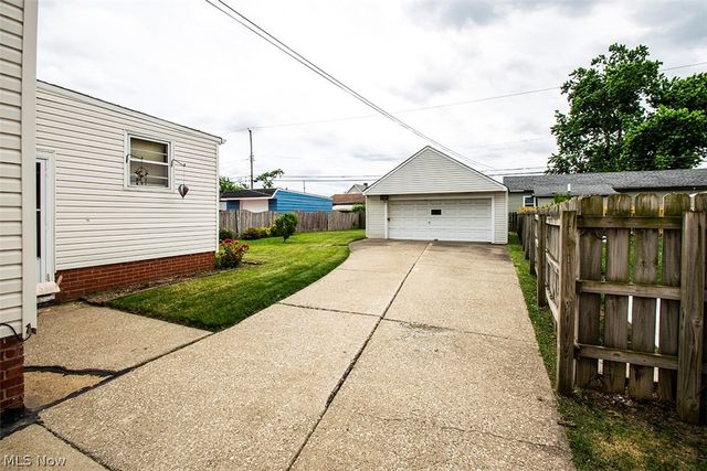 12805 Crossburn Avenue, Cleveland, OH 44135
