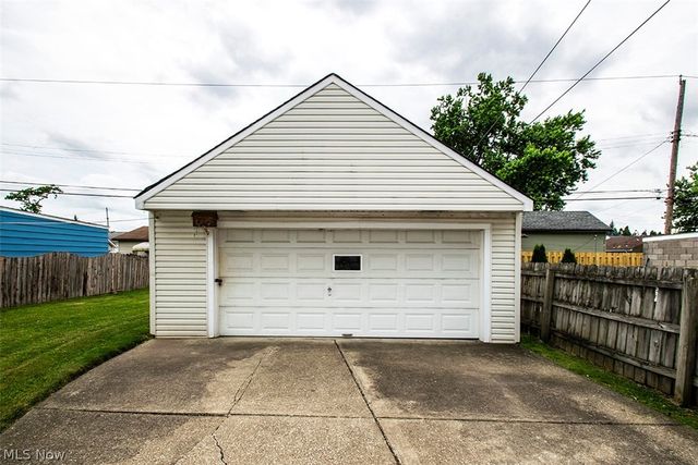 12805 Crossburn Avenue, Cleveland, OH 44135
