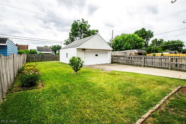 12805 Crossburn Avenue, Cleveland, OH 44135