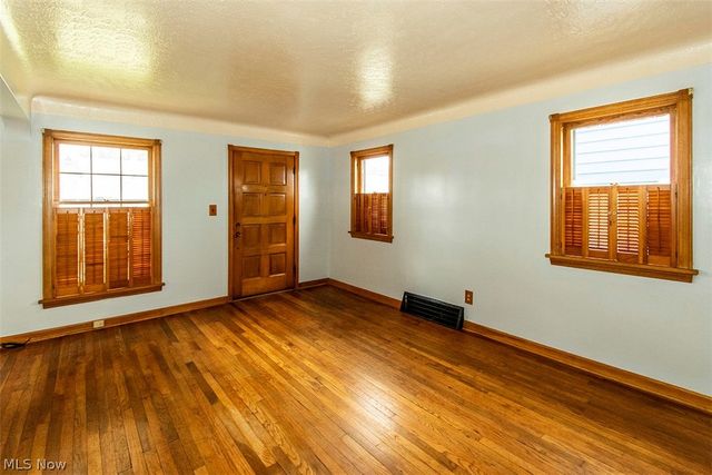 12805 Crossburn Avenue, Cleveland, OH 44135