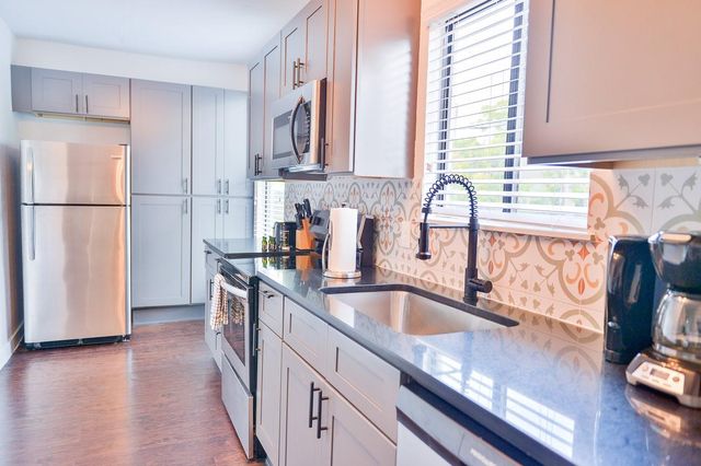 2300 Stanford Street G, Houston, TX 77006