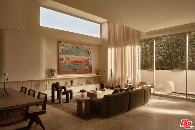 8164 Waring Avenue, Los Angeles, CA 90046