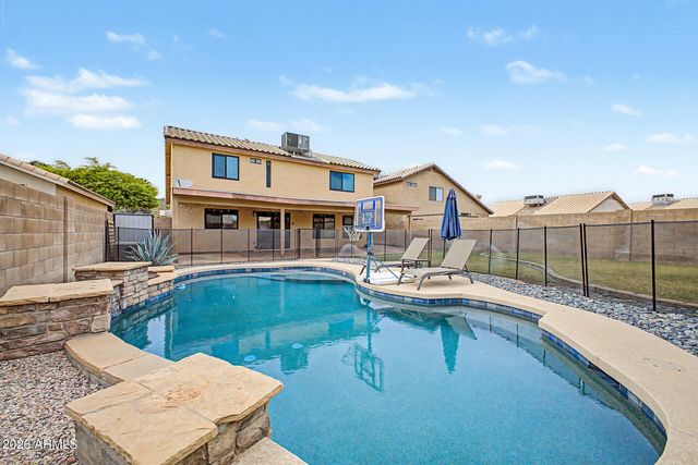 2111 E PATRICK Lane, Phoenix, AZ 85024