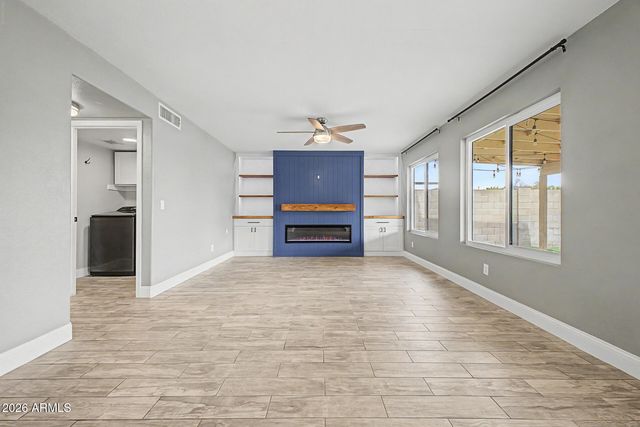 2111 E PATRICK Lane, Phoenix, AZ 85024