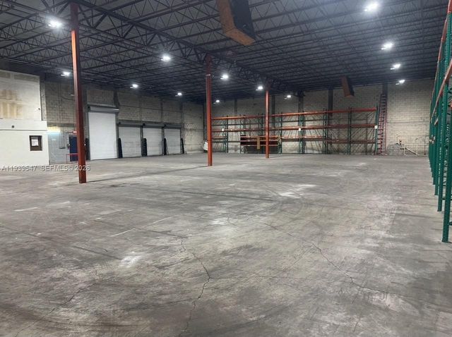 8500 NW 30th Ter, Doral, FL 33122