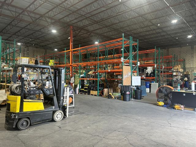 8500 NW 30th Ter, Doral, FL 33122