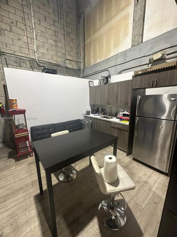 8500 NW 30th Ter, Doral, FL 33122