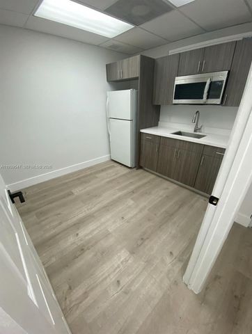 8500 NW 30th Ter, Doral, FL 33122