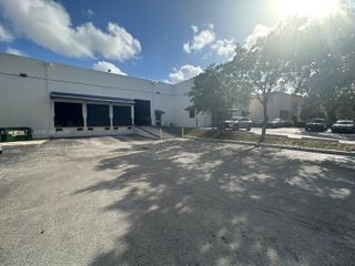 8500 NW 30th Ter, Doral, FL 33122