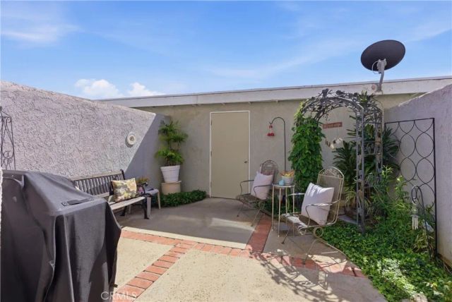 8276 Constantine Drive, Huntington Beach, CA 92646