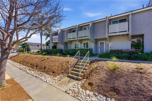 8276 Constantine Drive, Huntington Beach, CA 92646