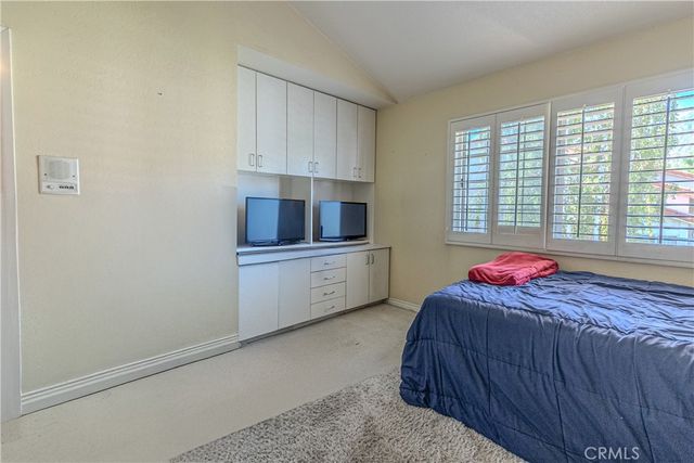 2241 N 1st Avenue, Upland, CA 91784