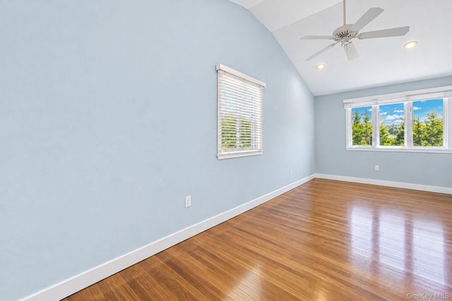 1527 Saint Louis Avenue, Bay Shore, NY 11706