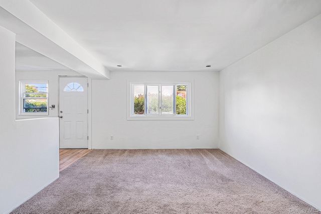 1527 Saint Louis Avenue, Bay Shore, NY 11706